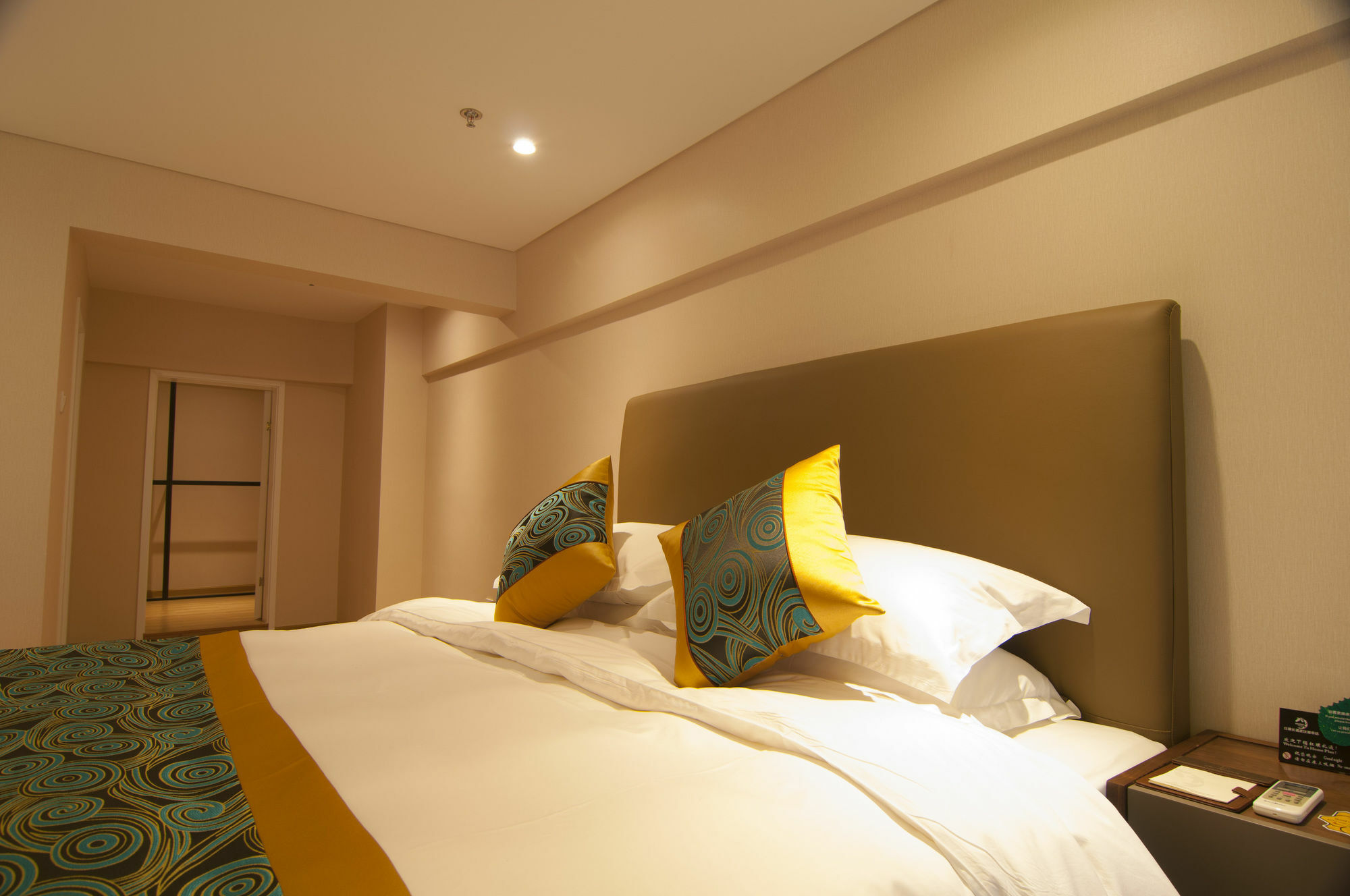 Home Plus Suite Hotel And Apartment Wuhan Exterior foto