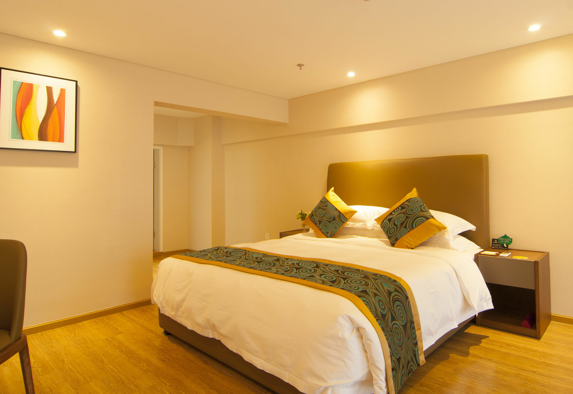 Home Plus Suite Hotel And Apartment Wuhan Exterior foto