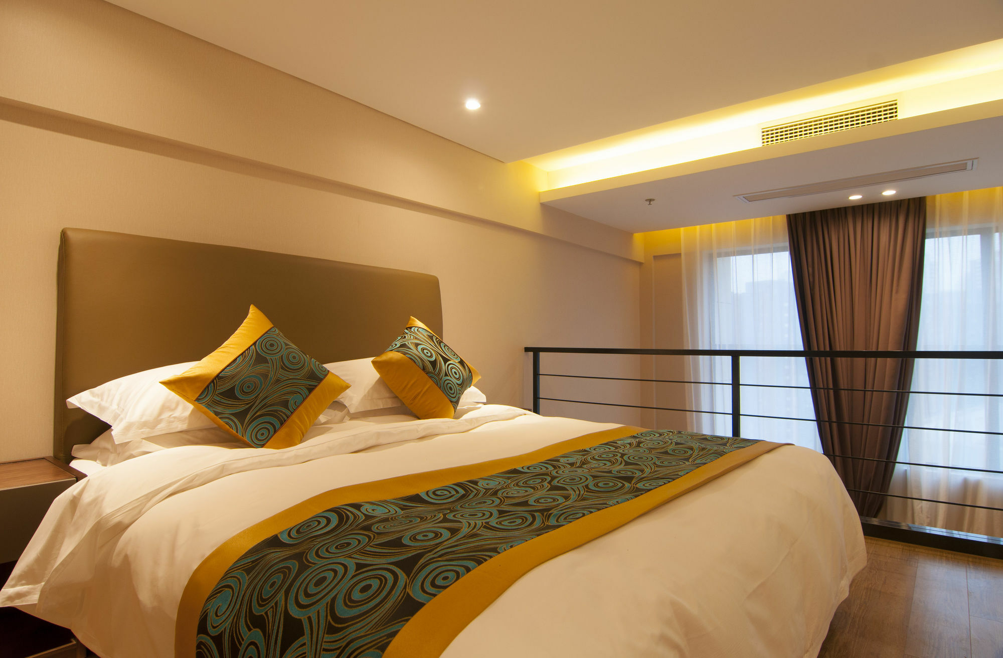 Home Plus Suite Hotel And Apartment Wuhan Exterior foto